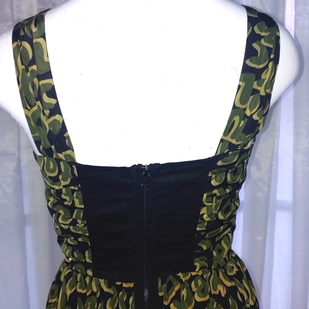 Twelve by Twelve Los Angeles dress.  SIZE M. - Picture 5 of 7